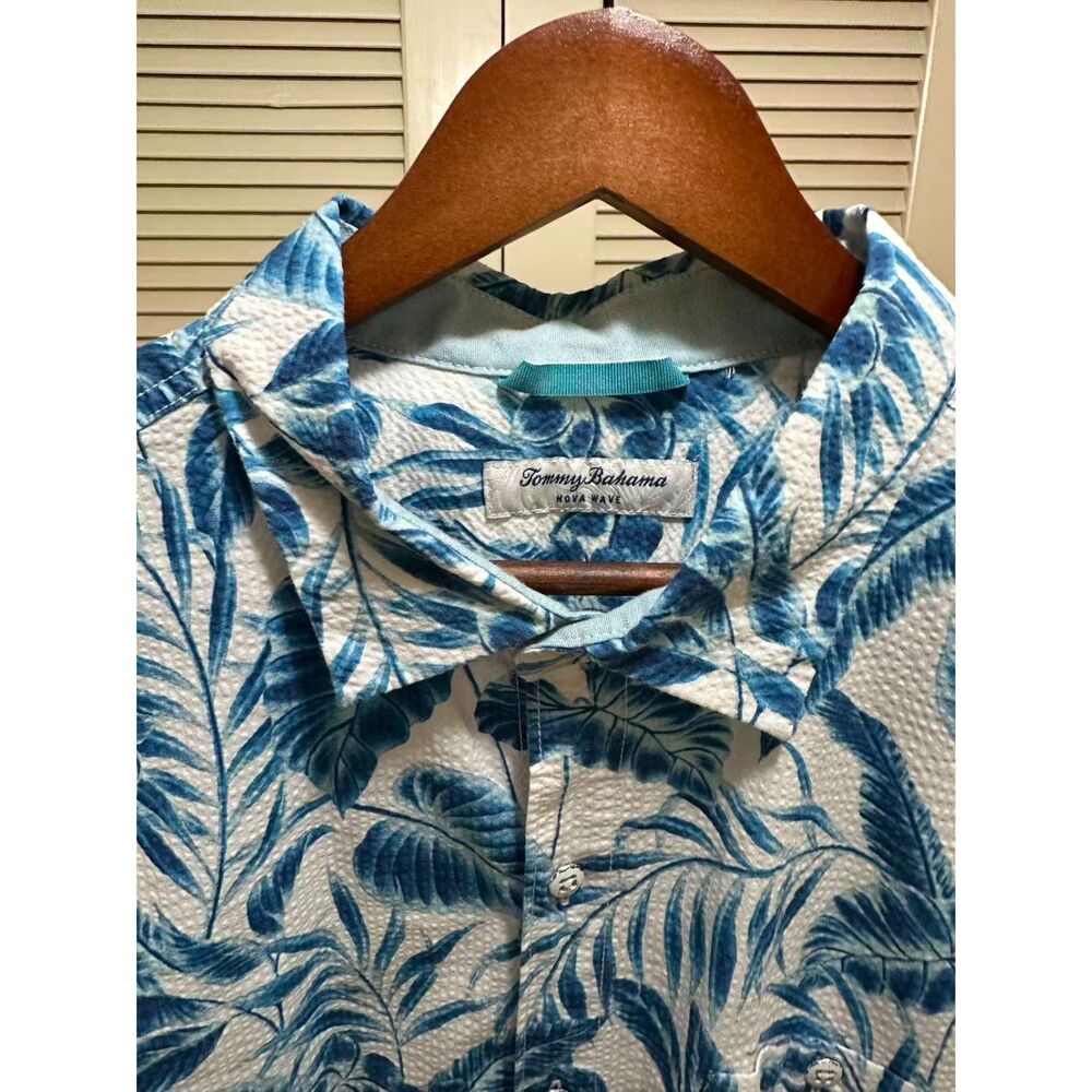 Tommy Bahama Nova Wave Shirt Men's XL Blue Tropical Leaf Short Sleeve Button Up